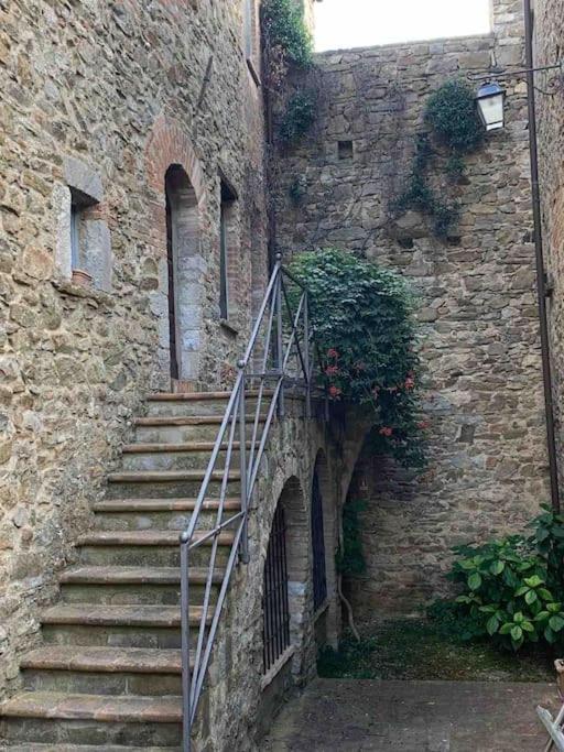 Medieval Tower In Umbria With Swimming Pool Montelagello Luaran gambar