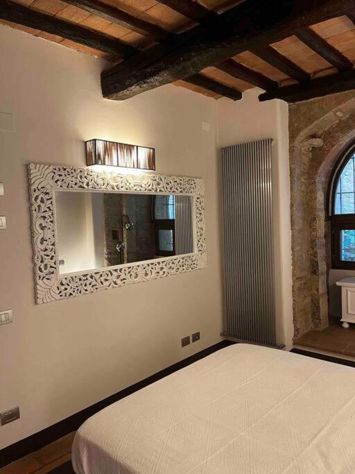 Medieval Tower In Umbria With Swimming Pool Montelagello Luaran gambar