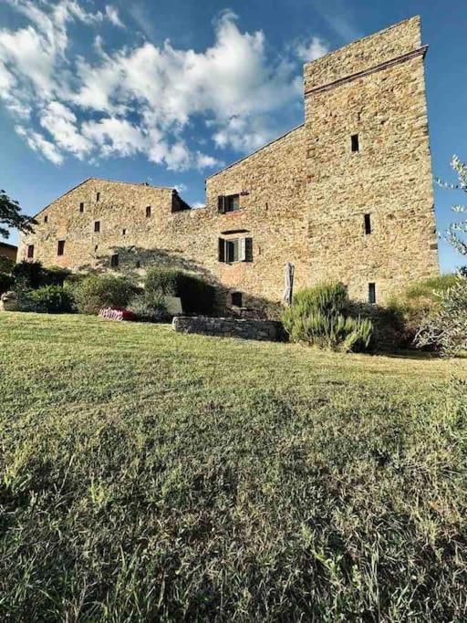Medieval Tower In Umbria With Swimming Pool Montelagello Luaran gambar