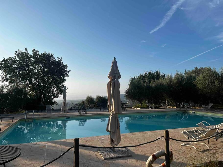 Medieval Tower In Umbria With Swimming Pool Montelagello Luaran gambar