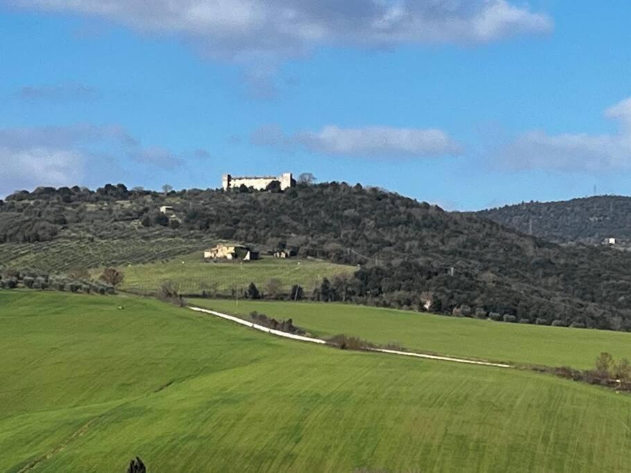 Medieval Tower In Umbria With Swimming Pool Montelagello Luaran gambar